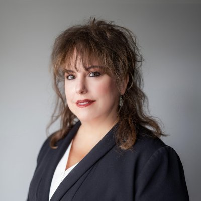 Headshot of Michelle Senus